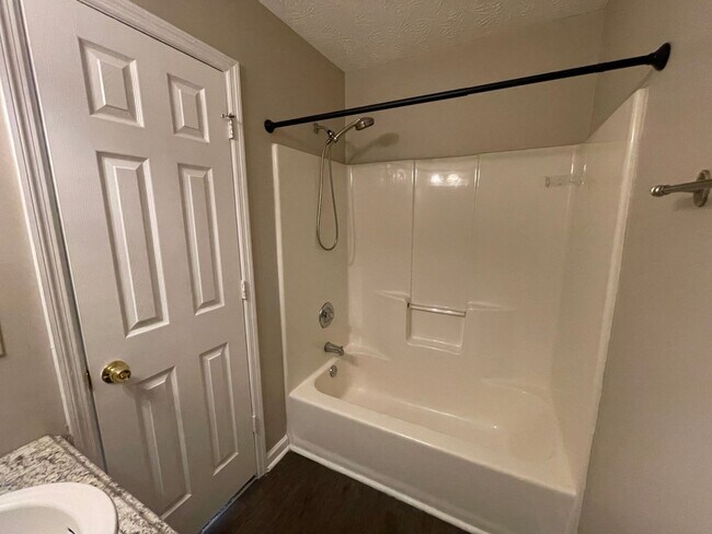 Building Photo - 3774 Meadow Creek Dr