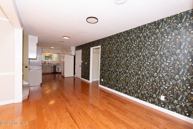 Building Photo - 110 Deerfield Rd