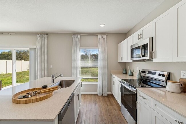 Building Photo - 601 Ambleside Dr