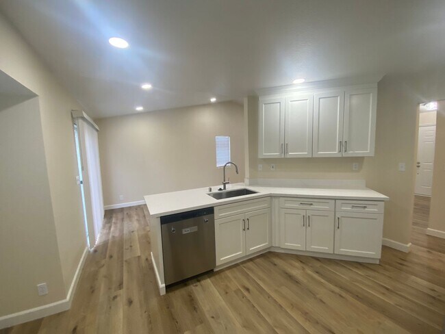 Building Photo - Fully Renovated Single Story Vacaville Home