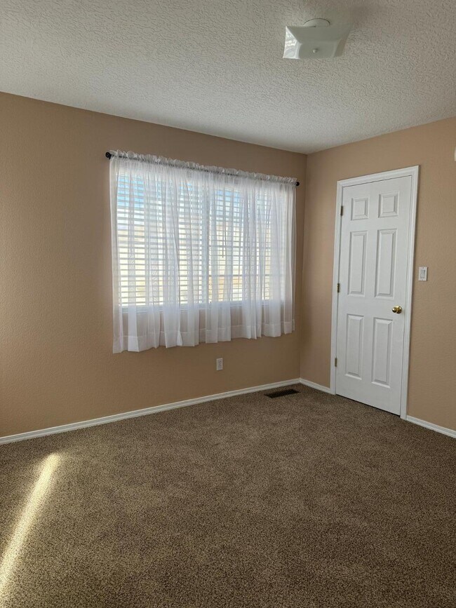 Building Photo - 10920 Tomatillo Ln SE