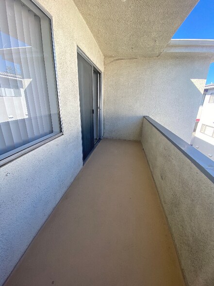 Building Photo - 5335 Yarmouth Ave