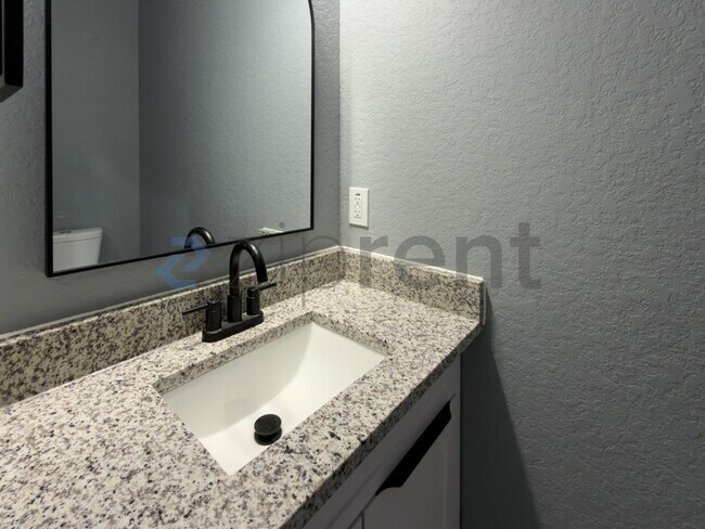 Building Photo - 113 Anderson Ave