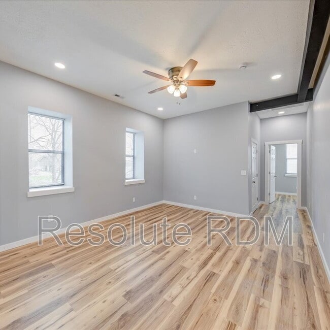 Building Photo - 804 N Locke St