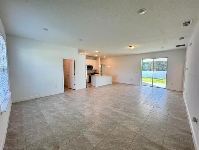 Building Photo - 442 Marion Oaks Course