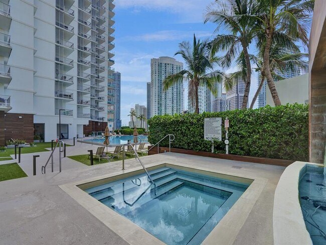 Building Photo - 350 S Miami Ave