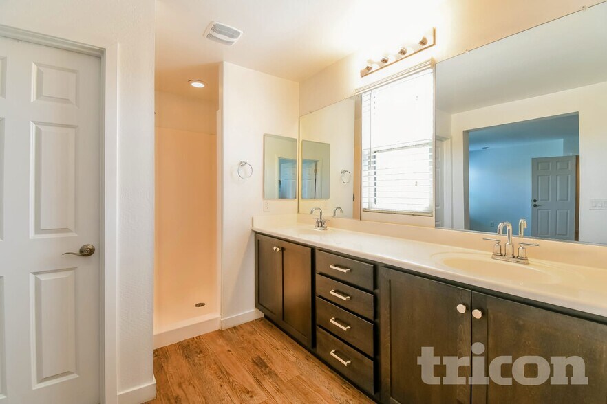 Building Photo - 4811 S Nageli