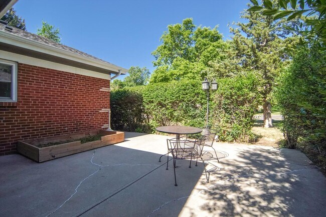 Building Photo - Charming Olde Town Arvada Home!