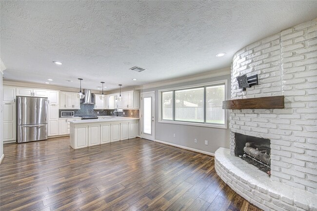 Building Photo - 1719 Bowline Rd