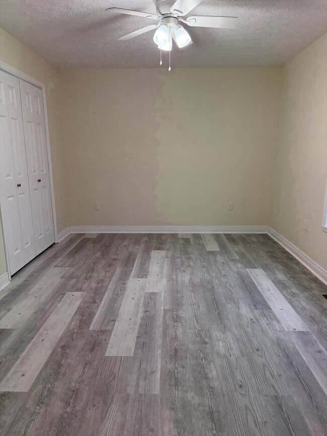 Building Photo - 50 Kad Ct