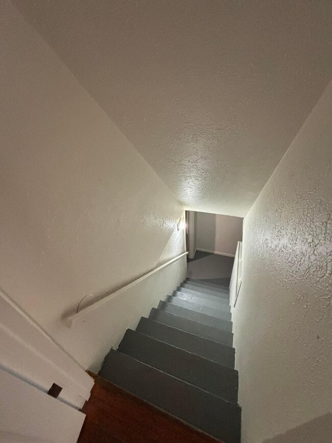 Building Photo - 1573 Courtright Rd