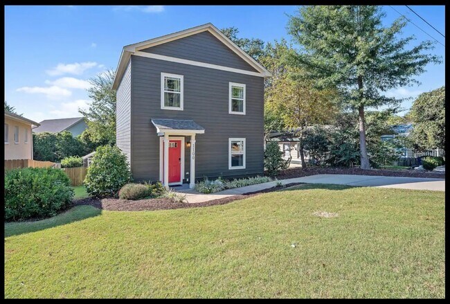 Beautiful Home - 1100 Coleman St