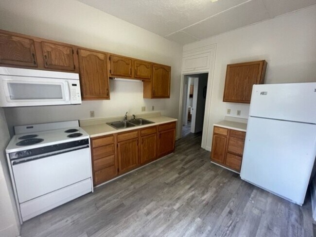 Building Photo - 1023 Lofts