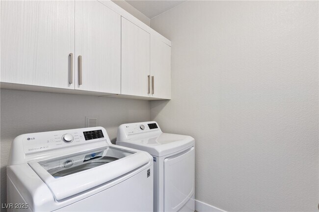 Building Photo - 5841 Heavenly Midst Ln