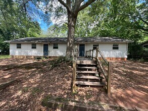 Building Photo - 712 English St