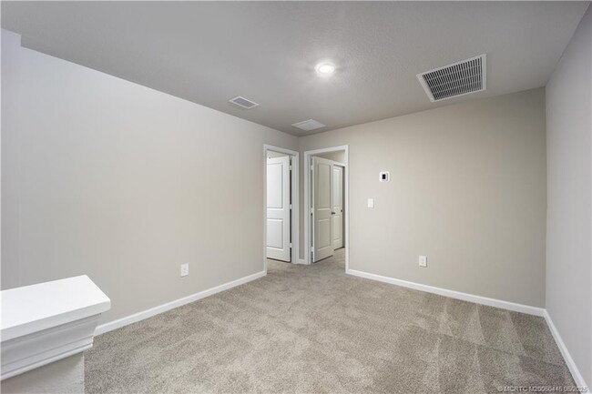 Building Photo - 407 Salisbury Cir