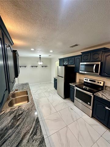 Building Photo - 6524 Blue Grass Dr