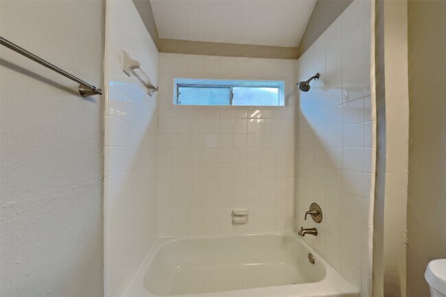 Building Photo - 20214 Stone Falls Ct