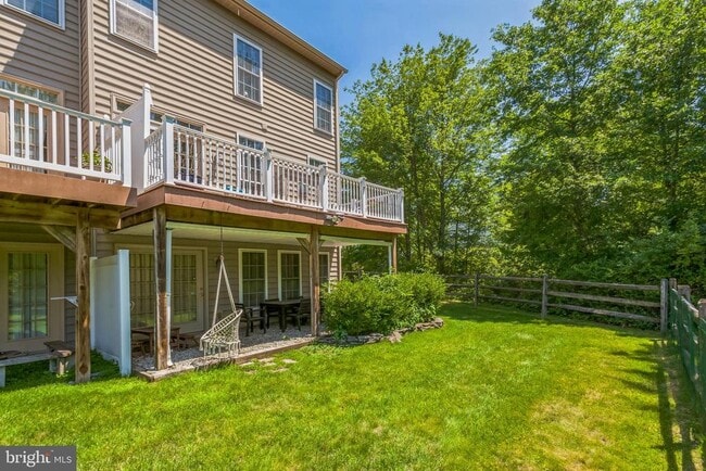 Building Photo - 361 Village Way