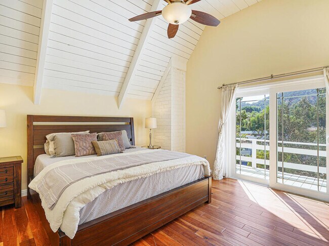 Building Photo - 4236 Ensenada Dr