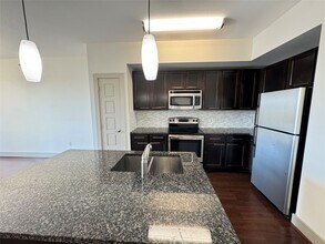 Building Photo - 145 Heights Blvd