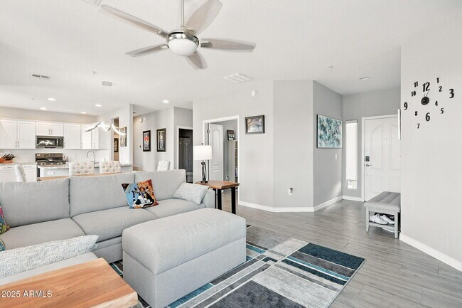 Building Photo - 2425 W Bronco Butte Trl