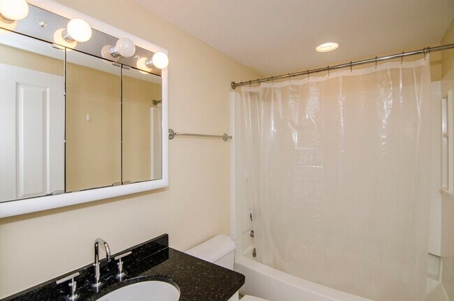 Building Photo - 10 Museum Way