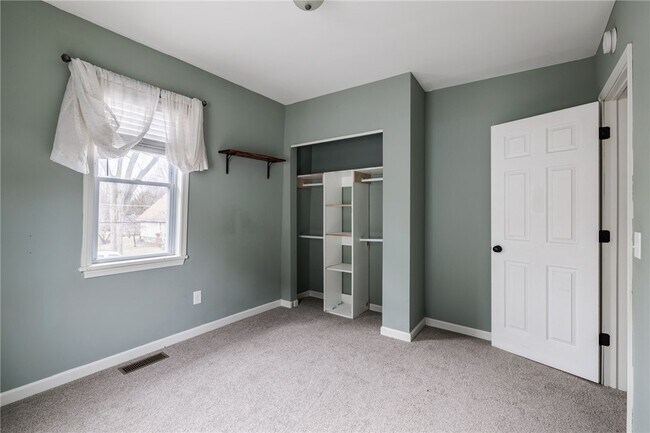 Building Photo - 7 Beardsley St