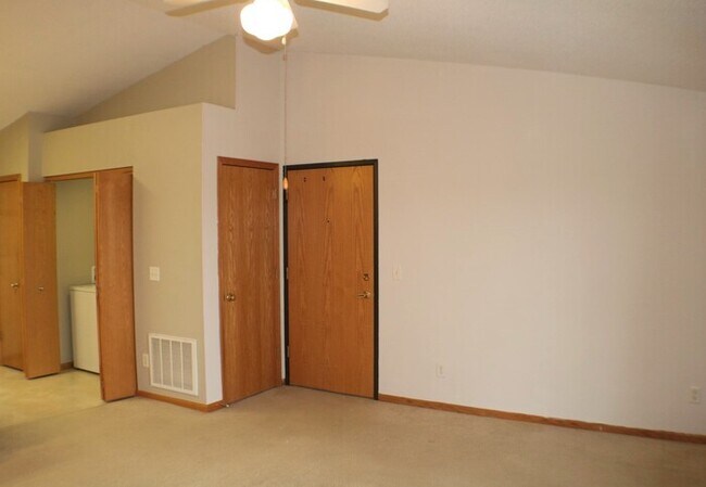 Building Photo - $1,125 | 2 Bedroom, 1 Bathroom Condo | No Pets | Available for an April 16th, 2026 Move In!*