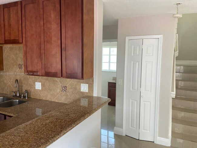 Building Photo - 7289 NW 173rd Dr