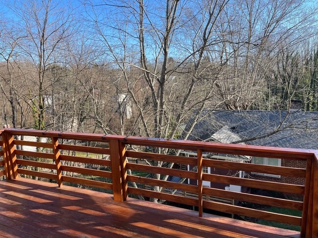 Building Photo - West Asheville, Green Built,  4 Bedroom, 4 Bathrooms. Two separate  living areas.