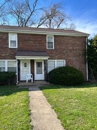 Building Photo - 738 West St