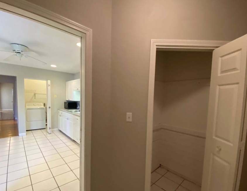 Building Photo - 11 Beacon St