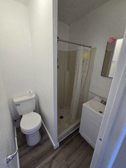 Building Photo - 666 FM356