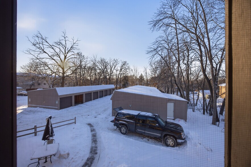 Building Photo - 844 4th St SW