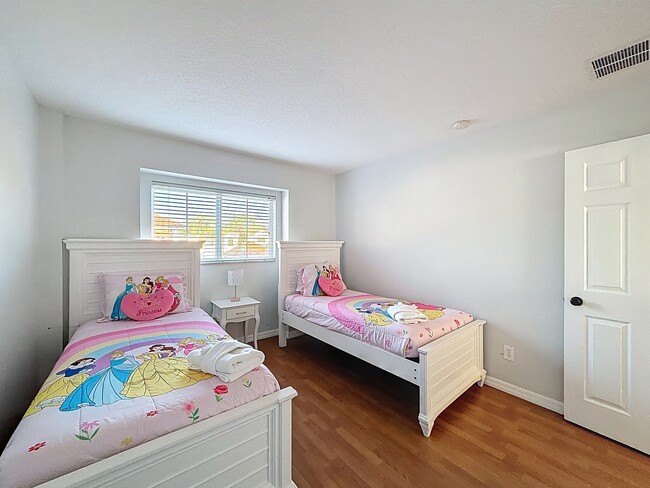 Building Photo - 217 Sevilla Ave