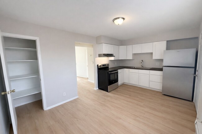 Building Photo - Newly Renovated 2 Bed, 1.5 Bath Townhome – Prime Location Near 28th Street
