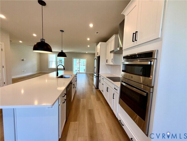 Building Photo - 527 Munson Woods Walk