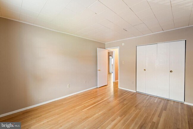 Building Photo - 2417 Barracks Pl