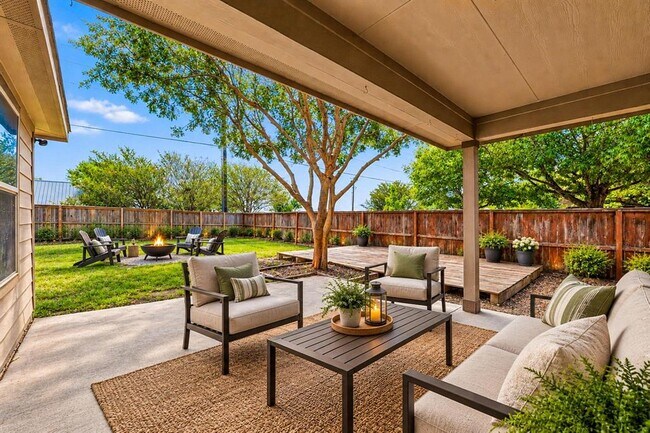 Building Photo - 111 Sandstone Trail