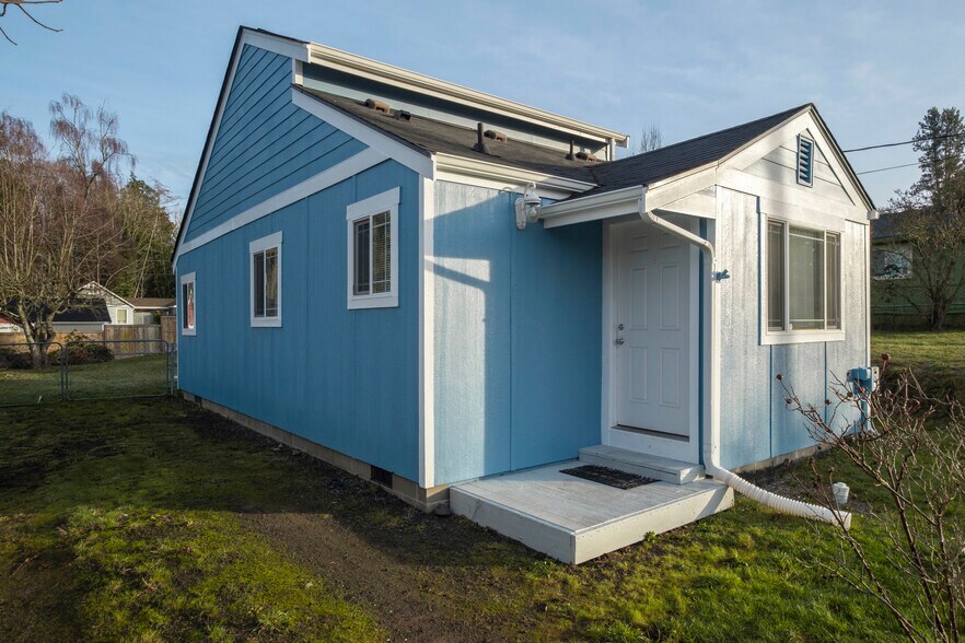 Building Photo - 2506 NE Franklin St