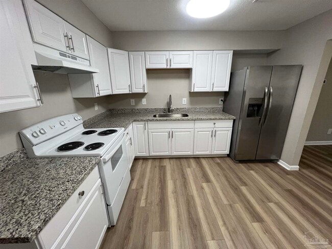 Building Photo - 821 Calhoun Ave