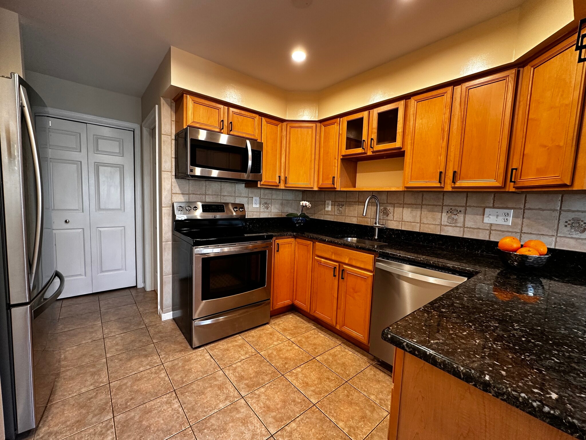 Kitchen - 36 Heather Ct