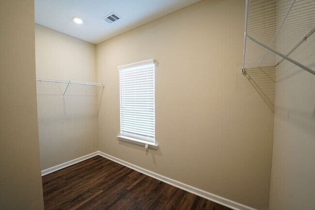 Building Photo - 112 Kennah Ct