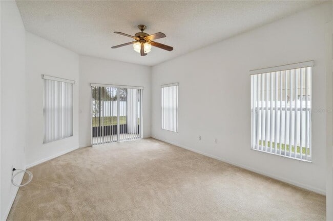 Building Photo - 325 Azincourt Ln