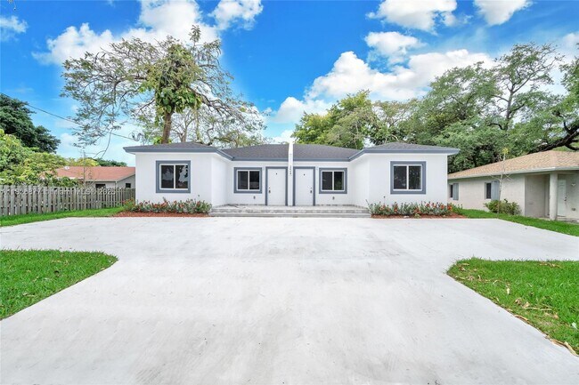 Primary Photo - 2448 NW 42nd St