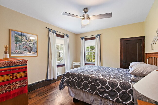 Building Photo - 811 Ellwood Ave