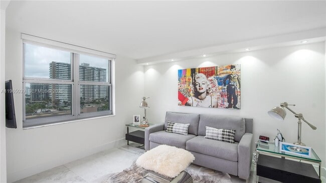 Building Photo - 1920 S Ocean Dr