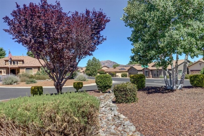 Building Photo - Beautiful 4 bedroom 2 bathroom home in Pre...