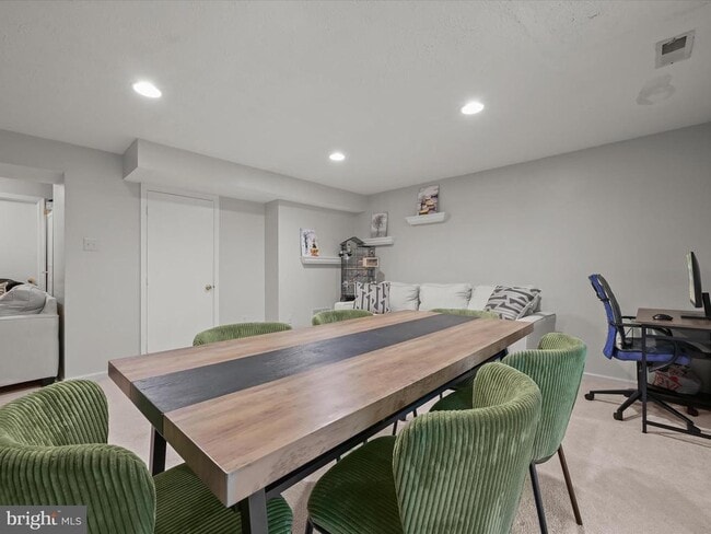 Building Photo - 7729 Patuxent Oak Ct